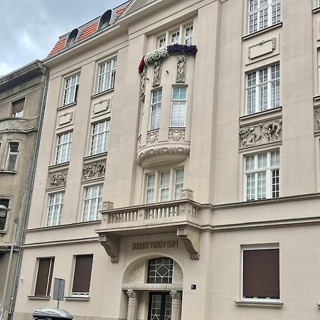 Studio Apartment Lubynski In Center Of Zágráb Kültér fotó